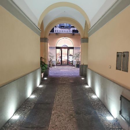 Flora Inn, Super Sweet Studio - Centro Бергамо Екстер'єр фото